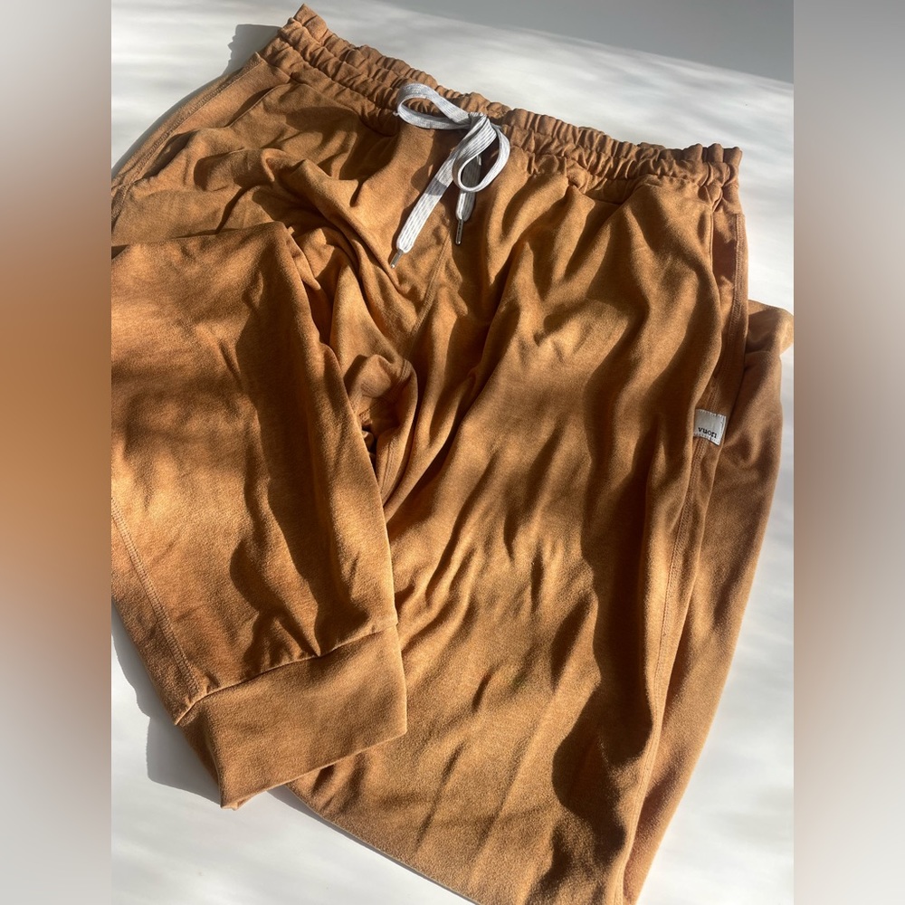 Vuori performance jogger, medium. Discontinued mustard color.
